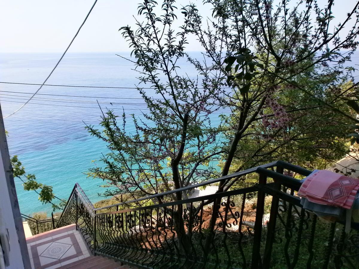 Odhisea Hotel Restaurant Qeparo Bagian luar foto