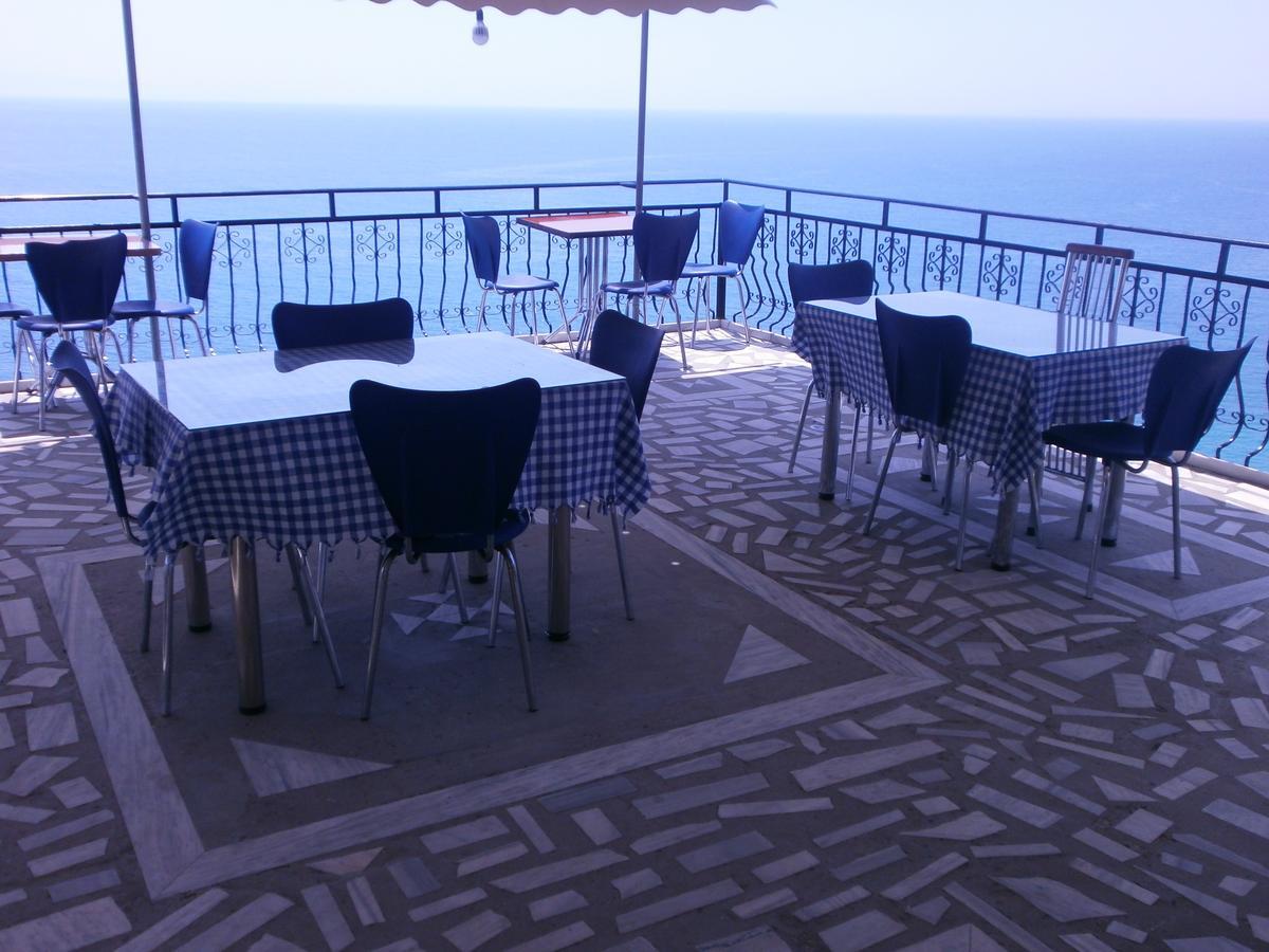 Odhisea Hotel Restaurant Qeparo Bagian luar foto