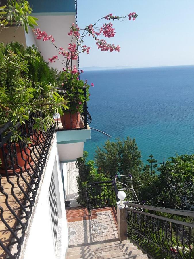 Odhisea Hotel Restaurant Qeparo Bagian luar foto